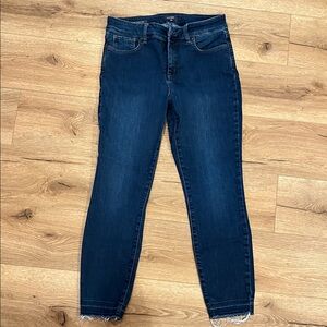 EUC NYDJ Ami skinny ankle frayed hem jeans